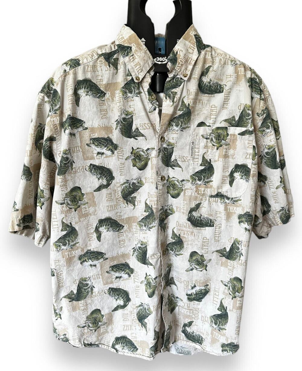 Columbia Men’s Fish Pattern Button Down – Medium, Tan/Green